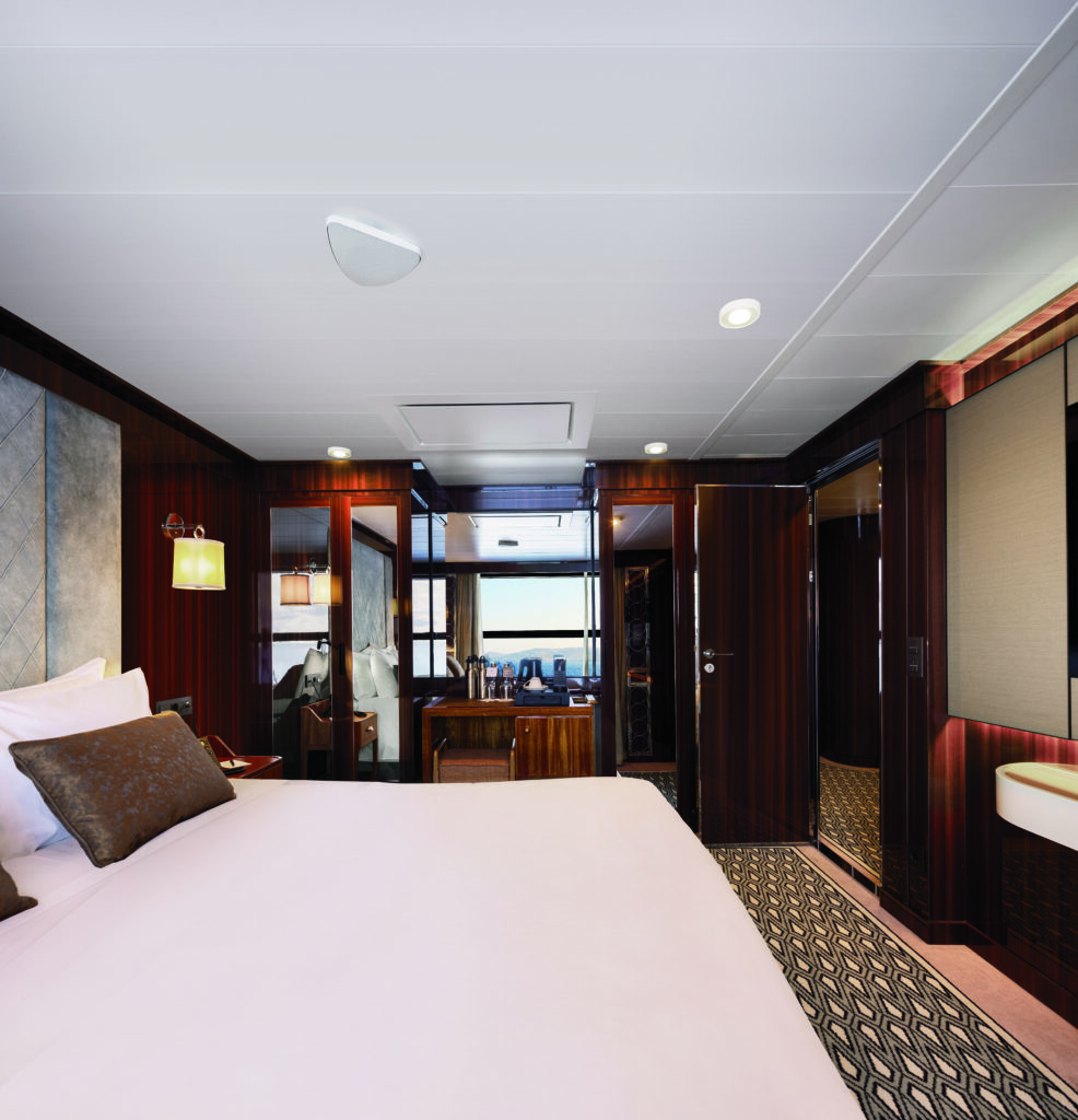 CAT D1 Deluxe Horizon Suite