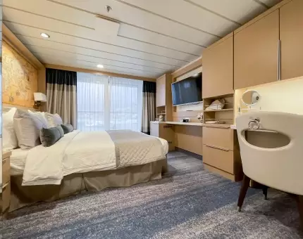 Deluxe Veranda Forward Stateroom