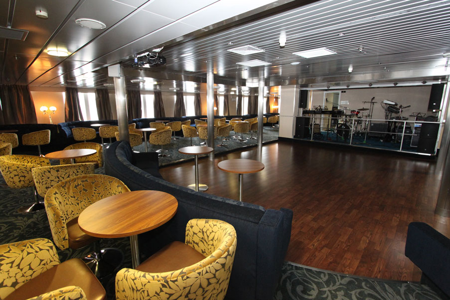 ocean-endeavour-nautilus-lounge